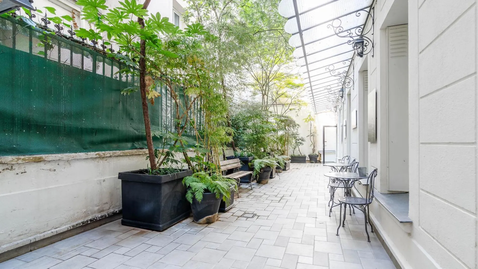 Le Bardot By - 1 Ch - 4 Pers Paris